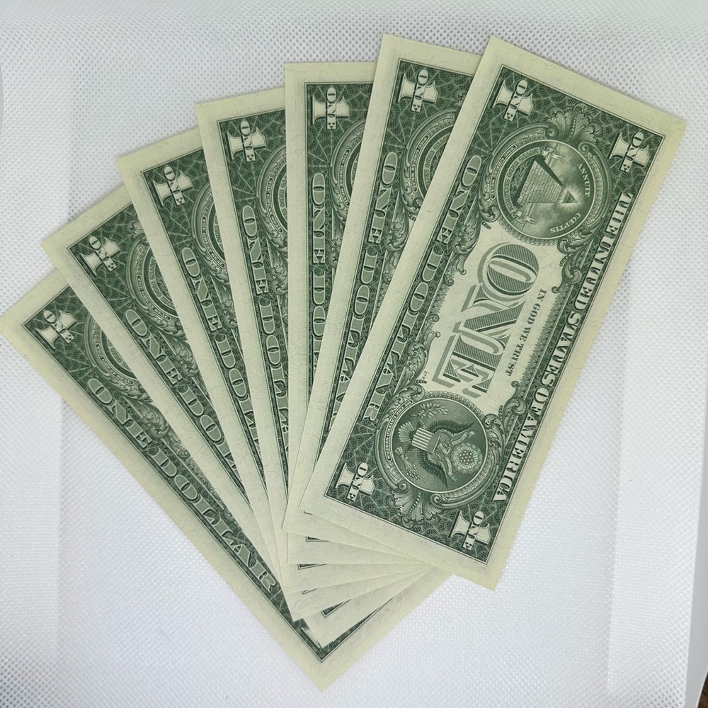 Sequential uncirculated $1 crisp silver certificates set of 7 - Picture 2 of 3
